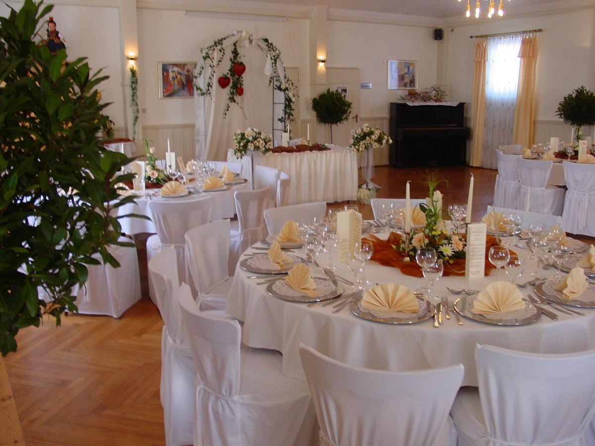 Gasthof Rockensuess Schwalmstadt Ngoại thất bức ảnh